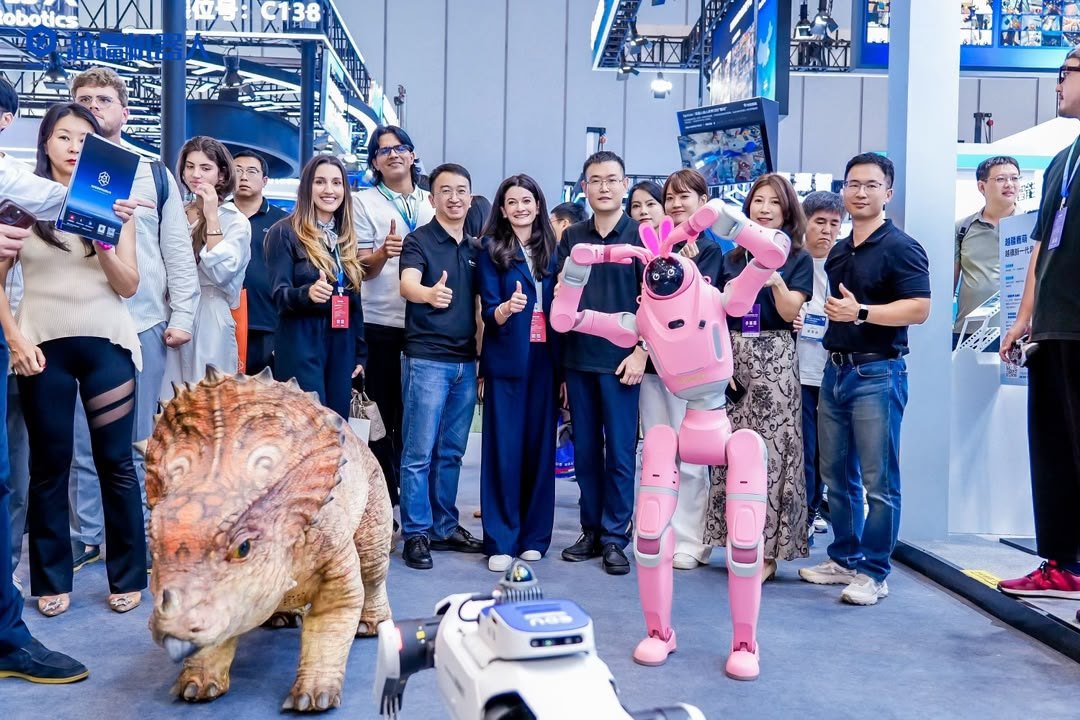 На стенде DOBOT: робот-динозавр Sinoceratops